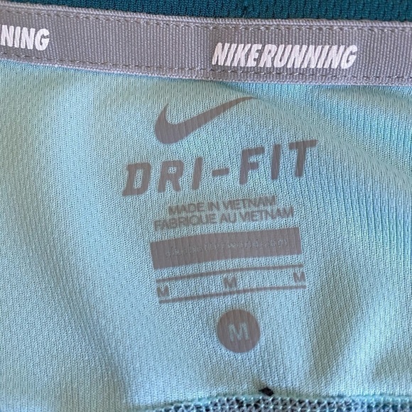 Nike Dri-fit running shirt - Picture 7 of 7